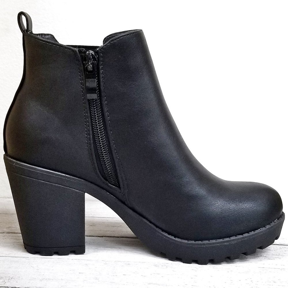 New Black Chelsea Lug Combat Ankle Boots Booties - Picture 4 of 6